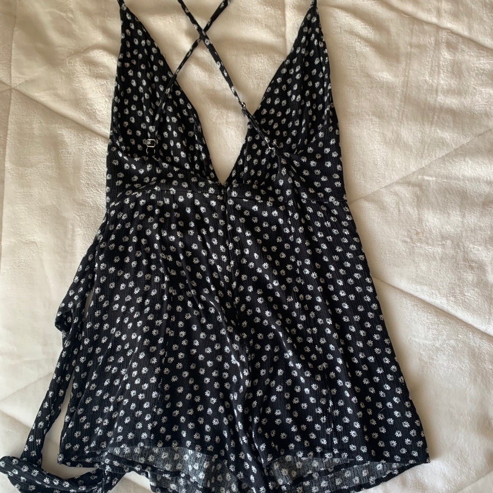 patterned romper - Picture 2 of 3